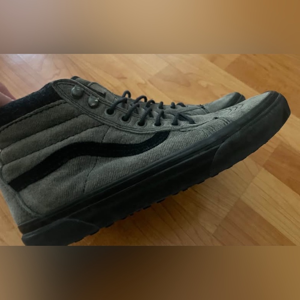 VANS | SK8 HI Stylish High-Top Sneakers in Gray and Black